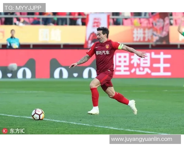 全球足球篮球球星薪水对比解析：顶级球员年薪惊人差距及背后原因