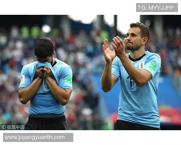 乌拉圭足球球星的辉煌历程与绿茵场上的传奇故事 乌拉圭足球球星的辉煌历程与绿茵场上的传奇故事